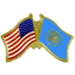 UNITED NATIONS FLAG AND USA CROSSED FLAG PIN FRIENDSHIP FLAG PINS