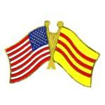 SOUTH VIETNAM AND USA CROSSED FLAG FRIENDSHIP LAPEL HAT PIN