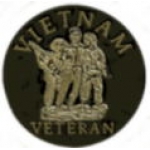 VIETNAM VETERANS MEMORIAL PIN WITH THE HEROIC STATUES VN PIN